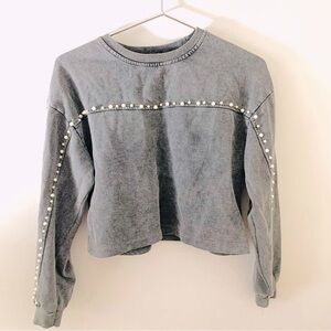 NASTY GAL Long Sleeve Cropped Top, in gray with pearls